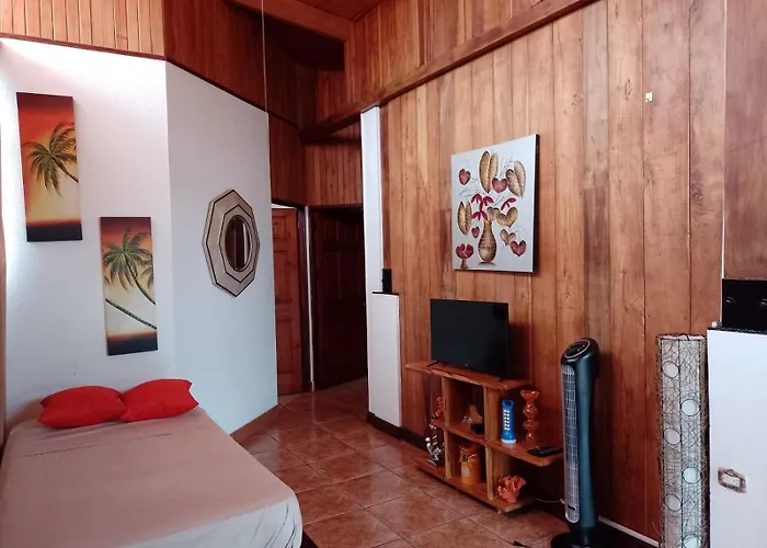Natural Pacific Suites, Private Family Rooms